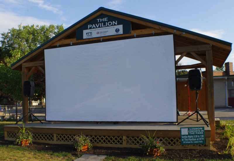 16x9 outdoor portable screen