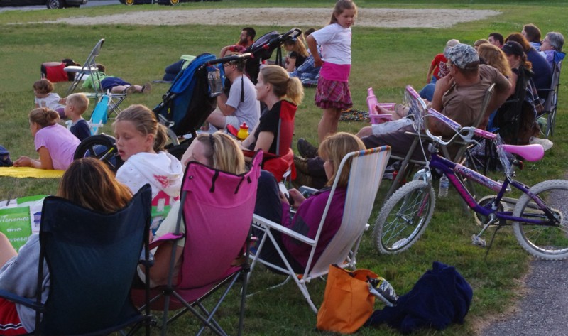 Crowd for outdoor movie night lisbon maine